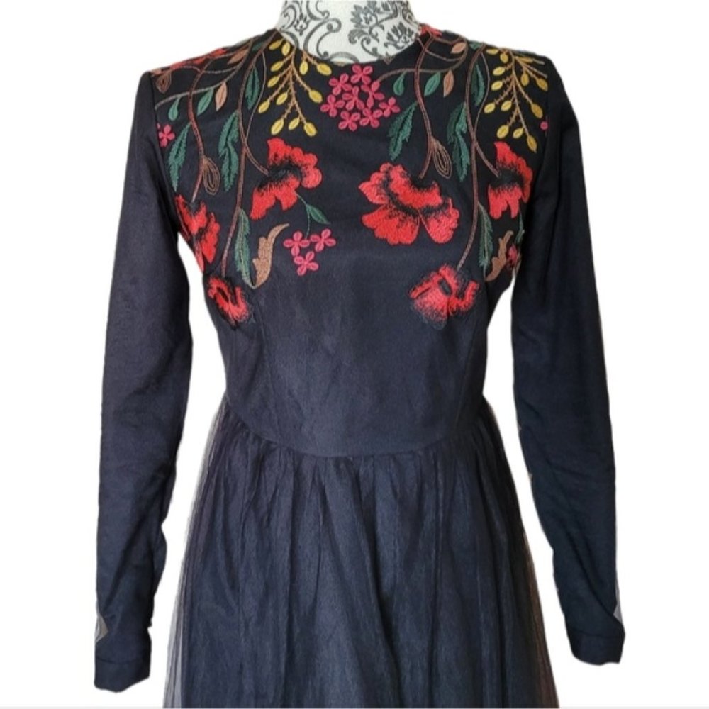 Annah Hariri modest black floral embroidered dress size 4 - Picture 2 of 15